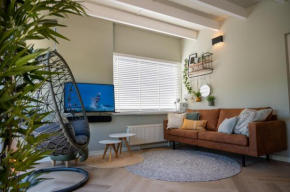 Beach Bungalow Ohana - private garden - close to local Lake, Dunes and Beach